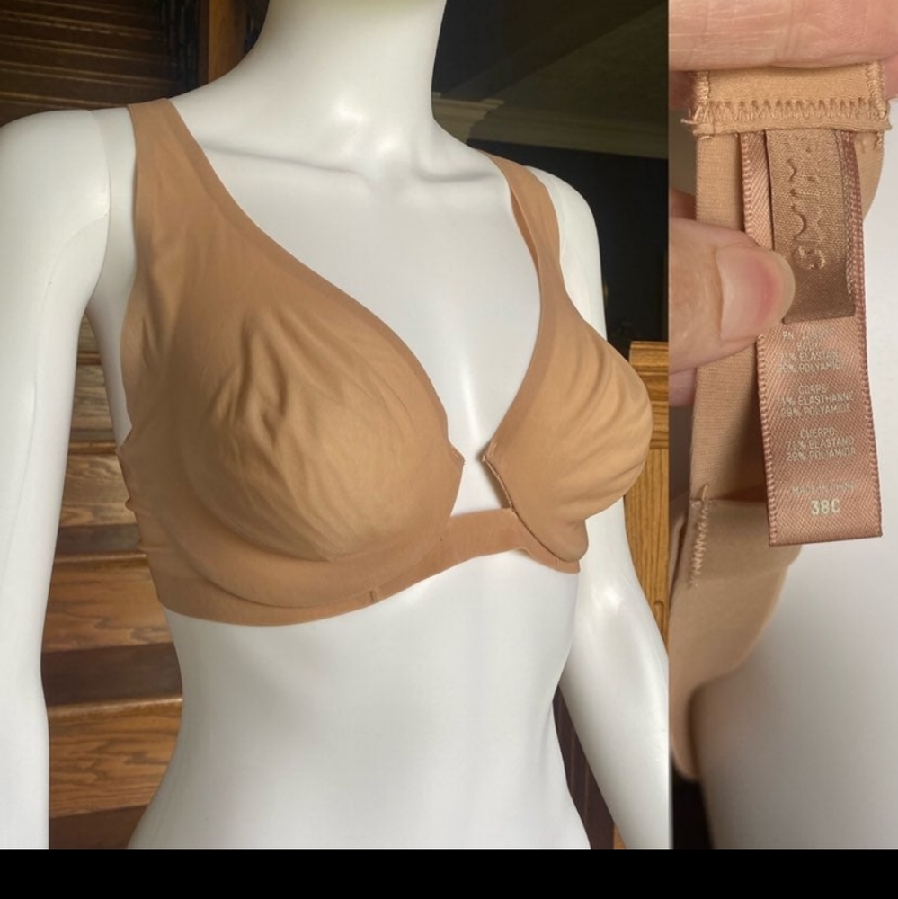 Excellent used condition. Retail $72Size 38C in the shade HoneyThis luxurious